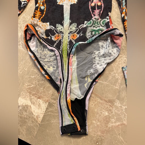 SKIMS SUMMER MESH LONG SLEEVE BODYSUIT SIZE L - Picture 7 of 9